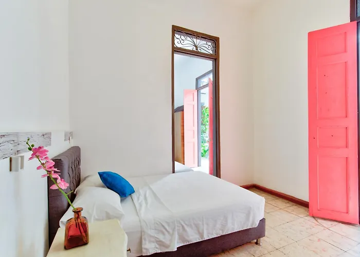 Casa Blanca San Antonio Hostal Boutique